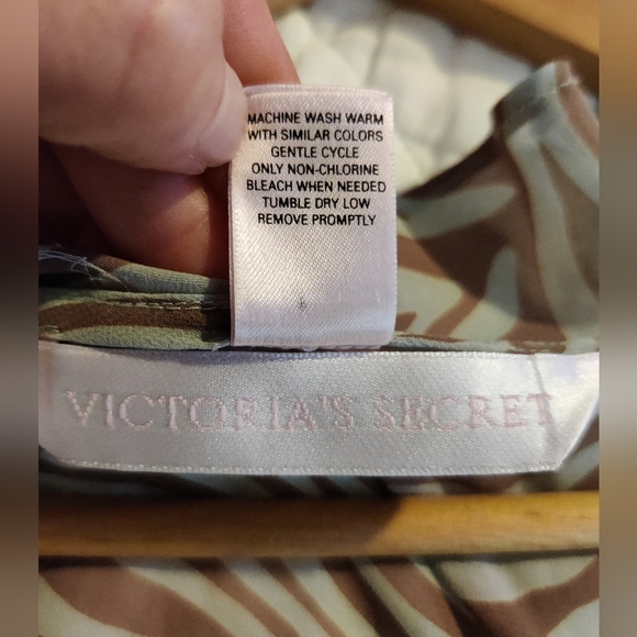 Victoria secret cover up - Picture 8 of 8